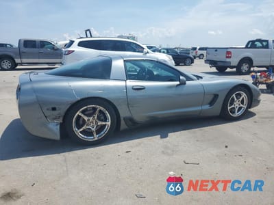 Trzecie zdjęcie samochodu z tyłu: 2004 CHEVROLET CORVETTE VIN:1G1YY22G845109082 - miniatura