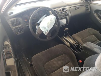 Zdjęcie 8 z 13 samochodu: 2002 HONDA ACCORD SE VIN:1HGCG32042A034724 - miniatura