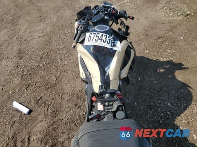 Zdjęcie 6 z 11 samochodu: 2012 KAWASAKI EX650 EC VIN:JKAEXEE10CDA06102 - miniatura