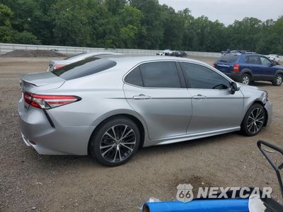 Trzecie zdjęcie samochodu z tyłu: 2018 TOYOTA CAMRY L VIN:4T1B11HK0JU004735 - miniatura