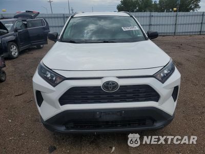 Piąte zdjęcie samochodu w środku: 2019 TOYOTA RAV4 LE VIN:JTMF1RFV2KD036993 - miniatura