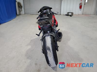 Czwarte zdjęcie samochodu z boku: 2016 BMW S 1000 RR VIN:WB10D2107GZ354132 - miniatura