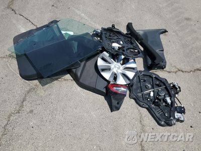 Zdjęcie 13 z 16 samochodu: 2023 TESLA MODEL Y VIN:7SAYGDEE5PF920182 - miniatura