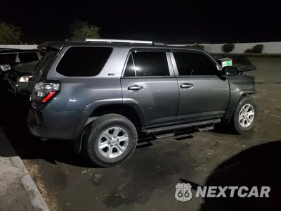 Trzecie zdjęcie samochodu z tyłu: 2020 TOYOTA 4RUNNER SR5/SR5 PREMIUM VIN:JTEBU5JR5L5805504 - miniatura