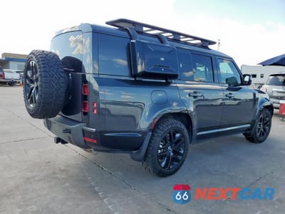 Trzecie zdjęcie samochodu z tyłu: 2024 LAND ROVER DEFENDER 130 OUTBOUND VIN:SALEWFEUXR2256997 - miniatura