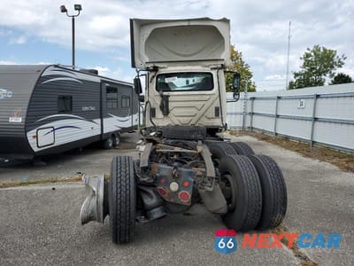 Zdjęcie 6 z 10 samochodu: 2016 INTERNATIONAL PROSTAR VIN:3HSDJAPR2GN131125 - miniatura