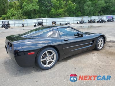 Trzecie zdjęcie samochodu z tyłu: 2004 CHEVROLET CORVETTE VIN:1G1YY22G745122275 - miniatura