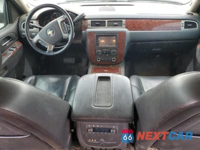 Zdjęcie 8 z 13 samochodu: 2011 CHEVROLET SUBURBAN K1500 LTZ VIN:1GNSKKE30BR101577 - miniatura