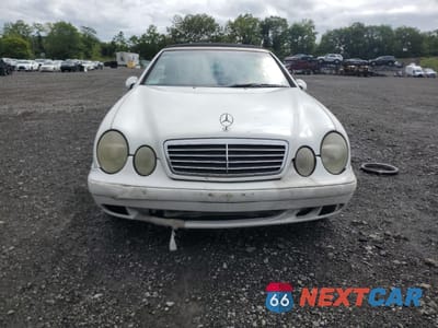 Piąte zdjęcie samochodu w środku: 2000 MERCEDES-BENZ CLK 320 VIN:WDBLK65G8YT051738 - miniatura