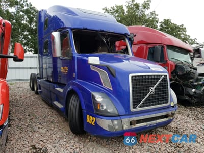 2018 VOLVO VN VNL 4V4NC9EH6JN998034 - główne zdjęcie licytacji z USA - miniatura