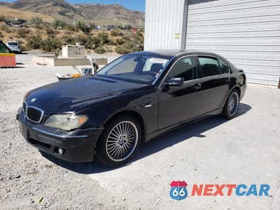 2007 BMW 750 WBAHN835X7DT67840 - główne zdjęcie licytacji z USA - miniatura