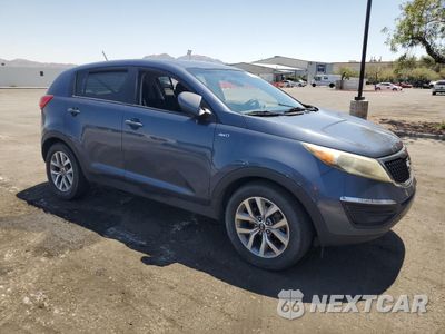 Czwarte zdjęcie samochodu z boku: 2016 KIA SPORTAGE LX VIN:KNDPBCACXG7817397 - miniatura