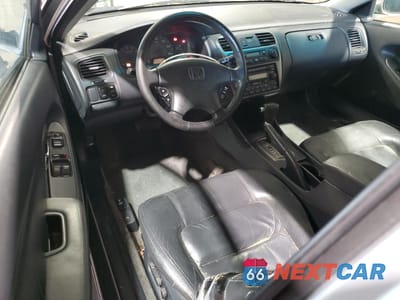 Zdjęcie 8 z 14 samochodu: 2002 HONDA ACCORD EX VIN:1HGCG22512A007776 - miniatura