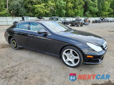 Czwarte zdjęcie samochodu z boku: 2010 MERCEDES-BENZ CLS 550 VIN:WDDDJ7CB8AA166580 - miniatura
