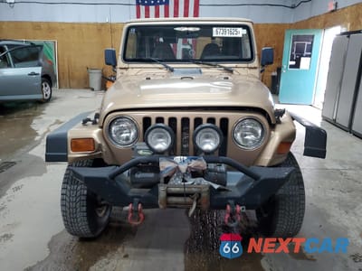 Piąte zdjęcie samochodu w środku: 1999 JEEP WRANGLER / TJ SPORT VIN:1J4FY19S1XP492501 - miniatura