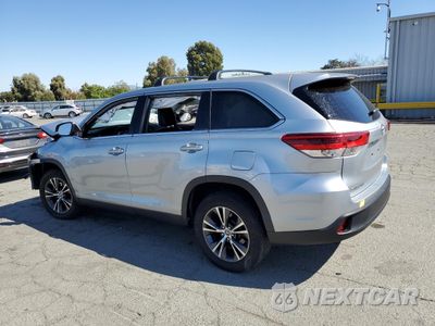 Drugie zdjęcie samochodu z przodu: 2019 TOYOTA HIGHLANDER LE VIN:5TDZZRFH1KS358240 - miniatura