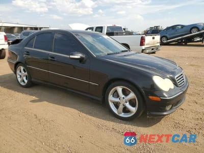Czwarte zdjęcie samochodu z boku: 2005 MERCEDES-BENZ C 230K SPORT SEDAN VIN:WDBRF40J85F631460 - miniatura