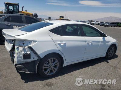 Trzecie zdjęcie samochodu z tyłu: 2018 HYUNDAI ELANTRA SEL VIN:5NPD84LF1JH347293 - miniatura