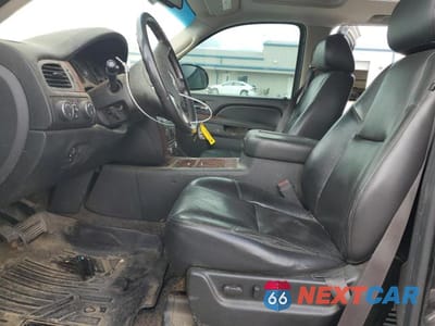 Zdjęcie 7 z 13 samochodu: 2011 CHEVROLET SUBURBAN K1500 LTZ VIN:1GNSKKE30BR101577 - miniatura