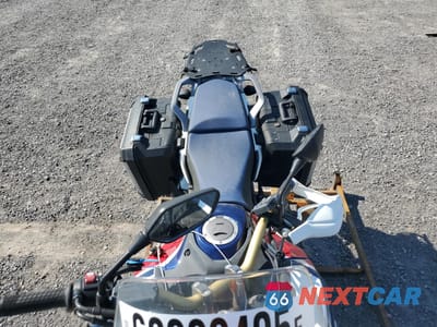 Piąte zdjęcie samochodu w środku: 2017 HONDA CRF1000 VIN:JH2SD04E8HK000046 - miniatura