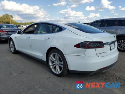 Drugie zdjęcie samochodu z przodu: 2014 TESLA MODEL S 4D 85 VIN:5YJSA1H1XEFP55657 - miniatura