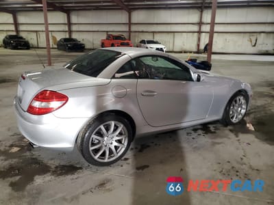 Trzecie zdjęcie samochodu z tyłu: 2005 MERCEDES-BENZ SLK 350 VIN:WDBWK56F25F027183 - miniatura