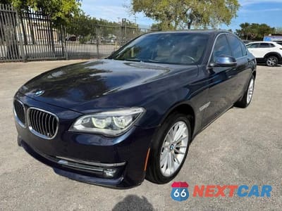 2015 BMW 750 XI WBAYB6C5XFD965910 - główne zdjęcie licytacji z USA - miniatura