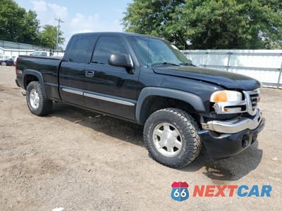 Czwarte zdjęcie samochodu z boku: 2006 GMC NEW SIERRA K1500 K1500 VIN:2GTEK19BX61291761 - miniatura