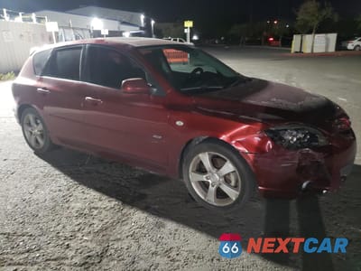 Czwarte zdjęcie samochodu z boku: 2006 MAZDA 3 HATCHBACK VIN:JM1BK144061436131 - miniatura