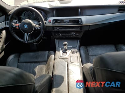 Zdjęcie 8 z 12 samochodu: 2014 BMW M5 VIN:WBSFV9C52ED593702 - miniatura