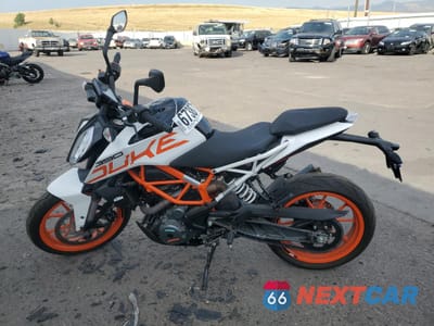 Trzecie zdjęcie samochodu z tyłu: 2018 KTM 390 DUKE VIN:MD2JPJ405JC253289 - miniatura