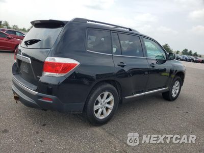 Trzecie zdjęcie samochodu z tyłu: 2013 TOYOTA HIGHLANDER BASE VIN:5TDBK3EH7DS239843 - miniatura