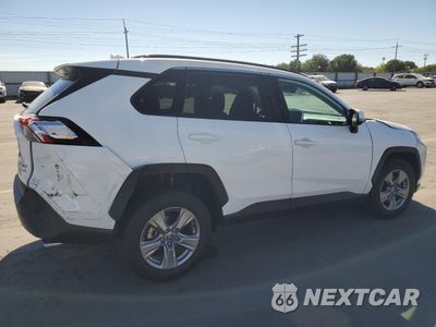 Trzecie zdjęcie samochodu z tyłu: 2024 TOYOTA RAV4 XLE VIN:2T3P1RFV2RC451198 - miniatura