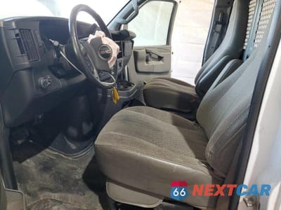 Zdjęcie 7 z 13 samochodu: 2017 GMC SAVANA G2500 VIN:1GTW7AFF0H1349415 - miniatura