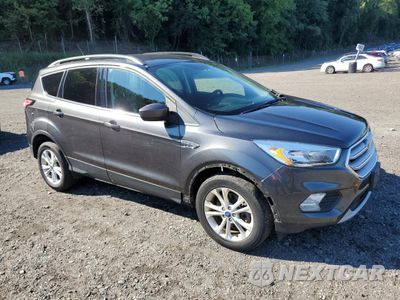 Czwarte zdjęcie samochodu z boku: 2018 FORD ESCAPE SE VIN:1FMCU9GD2JUD33157 - miniatura