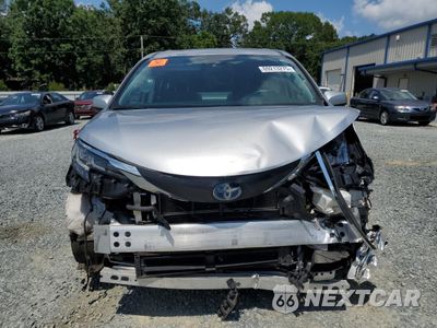 Piąte zdjęcie samochodu w środku: 2021 TOYOTA SIENNA XLE VIN:5TDJSKFC7MS028473 - miniatura