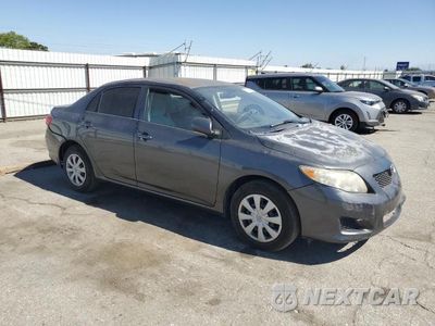 Czwarte zdjęcie samochodu z boku: 2010 TOYOTA COROLLA BASE VIN:1NXBU4EE4AZ256365 - miniatura