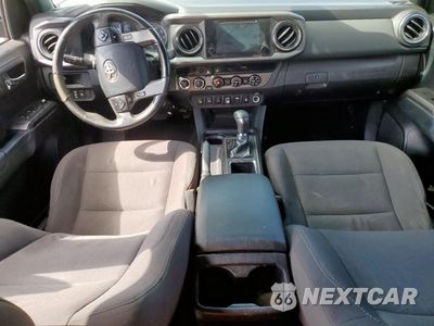 Zdjęcie 8 z 12 samochodu: 2018 TOYOTA TACOMA DOUBLE CAB VIN:5TFCZ5AN2JX143700 - miniatura