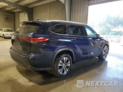 Trzecie zdjęcie samochodu z tyłu: 2022 TOYOTA HIGHLANDER XLE VIN:5TDHZRBH6NS566605 - miniatura