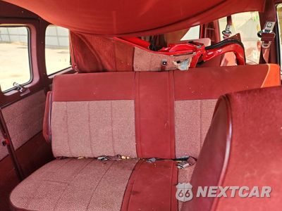 Zdjęcie 10 z 15 samochodu: 1993 CHEVROLET G20 VIN:1GNEG25H5PF353327 - miniatura