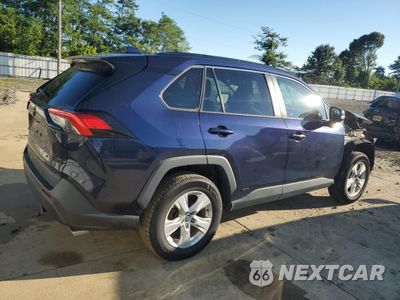Trzecie zdjęcie samochodu z tyłu: 2021 TOYOTA RAV4 XLE VIN:2T3R6RFV3MW016112 - miniatura