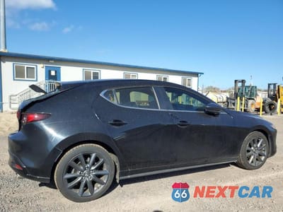 Trzecie zdjęcie samochodu z tyłu: 2020 MAZDA 3 VIN:JM1BPALM4L1172930 - miniatura