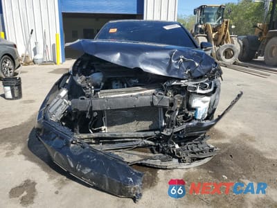 Piąte zdjęcie samochodu w środku: 2022 VOLKSWAGEN GTI SE VIN:WVW387CD4NW122717 - miniatura