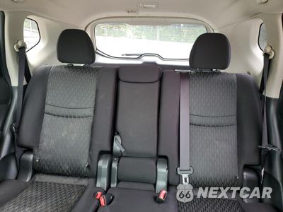 Zdjęcie 10 z 14 samochodu: 2017 NISSAN ROGUE S VIN:JN8AT2MV9HW253120 - miniatura