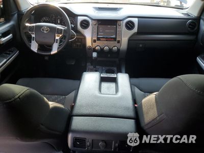 Zdjęcie 8 z 15 samochodu: 2018 TOYOTA TUNDRA CREWMAX SR5 VIN:5TFDY5F14JX750551 - miniatura