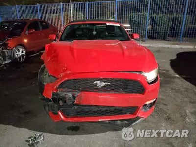 Piąte zdjęcie samochodu w środku: 2016 FORD MUSTANG VIN:1FATP8UH9G5307452 - miniatura
