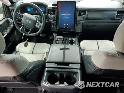 Zdjęcie 8 z 12 samochodu: 2023 FORD F150 LIGHTNING PRO VIN:1FT6W1EV5PWG16254 - miniatura