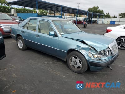 Czwarte zdjęcie samochodu z boku: 1992 MERCEDES-BENZ 300 E 2.6 VIN:WDBEA26D6NB615431 - miniatura