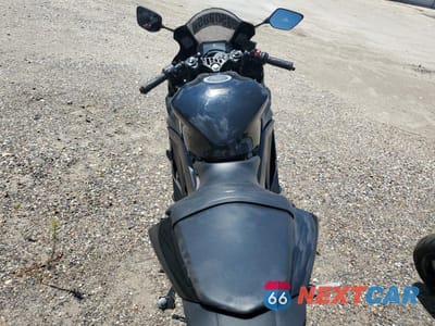 Zdjęcie 6 z 9 samochodu: 2023 YAMAHA YZFR3 A VIN:MH3RH18Y6PK009527 - miniatura