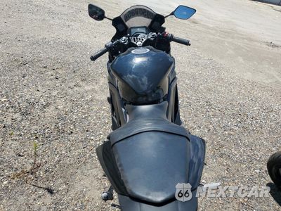 Zdjęcie 6 z 9 samochodu: 2023 YAMAHA YZFR3 A VIN:MH3RH18Y6PK009527 - miniatura
